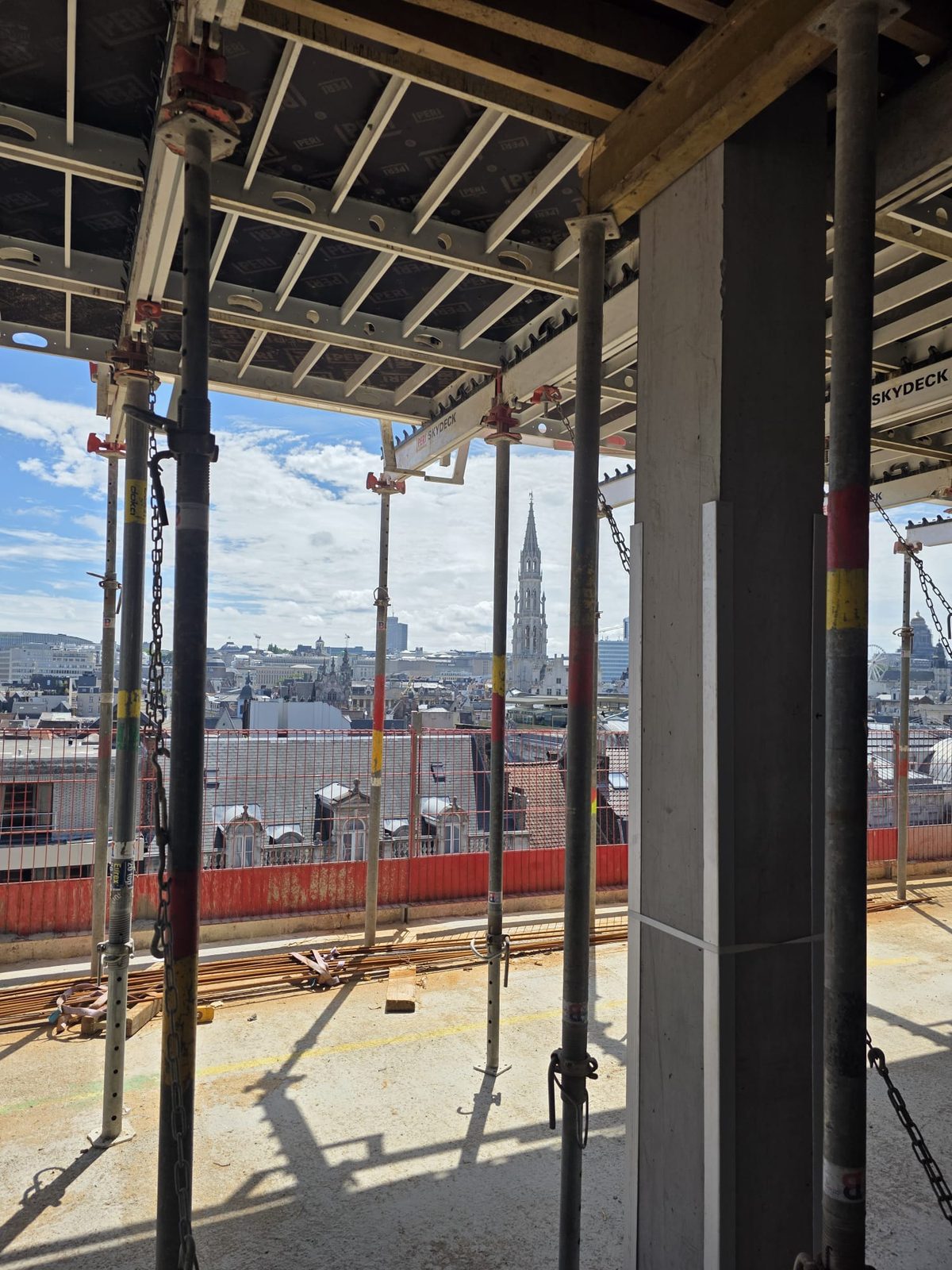 Panoramic view over the city from the top slab